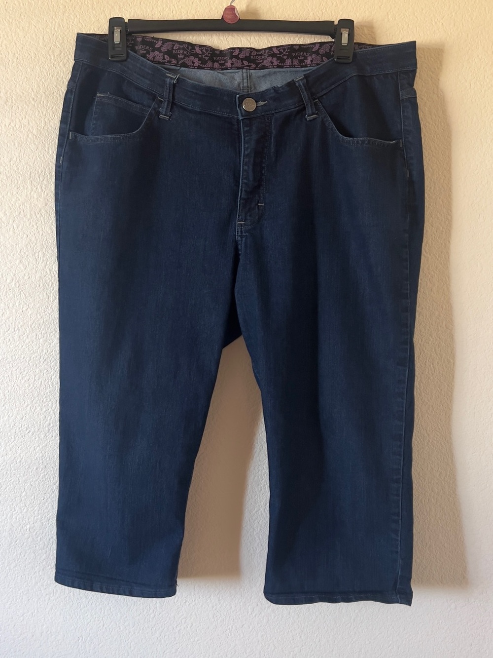 Lee Classic Dark Blue Jeans Capri - Comfortable Everyday Fit